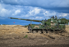 Polish Land Forces, AHS Krab, self-propelled tracked gun-howitzer