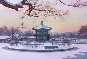 Winter, Gyeongbokgung, Hyangwonjeong Pavilion, Bridge Intoxicated with Frag ...