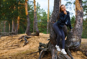 Sergey Bogatkov, women, model, brunette, leggings, women outdoors, hips, trees, nature, leather jacket, jacket, white sneakers