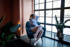 Maksim Chuprin, model, Ira Novikova, blonde, , by the window, women indoors, women, sweatshirt, sweater, armchair, ass
