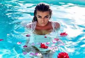 wet, model, petals, brunette, water, pose, sexy, pool, beauty
