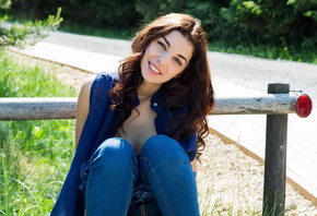 обои Evita Lima, summer, outdoors, nature, smiling, cheerful, happiness, fashion, fashion model, long, hair, elegance, jeans, Эвита Лима, лето, на открытом воздухе, природа, улыбка, веселая, счастье, мода, фотомодель Evita Lima, summer, outdoors, nature, smiling, cheerful, happiness, fashion, fashion model, long, hair, elegance, jeans, Эвита Лима, лето, на открытом воздухе, природа, улыбка, веселая, счастье, мода, фотомодель