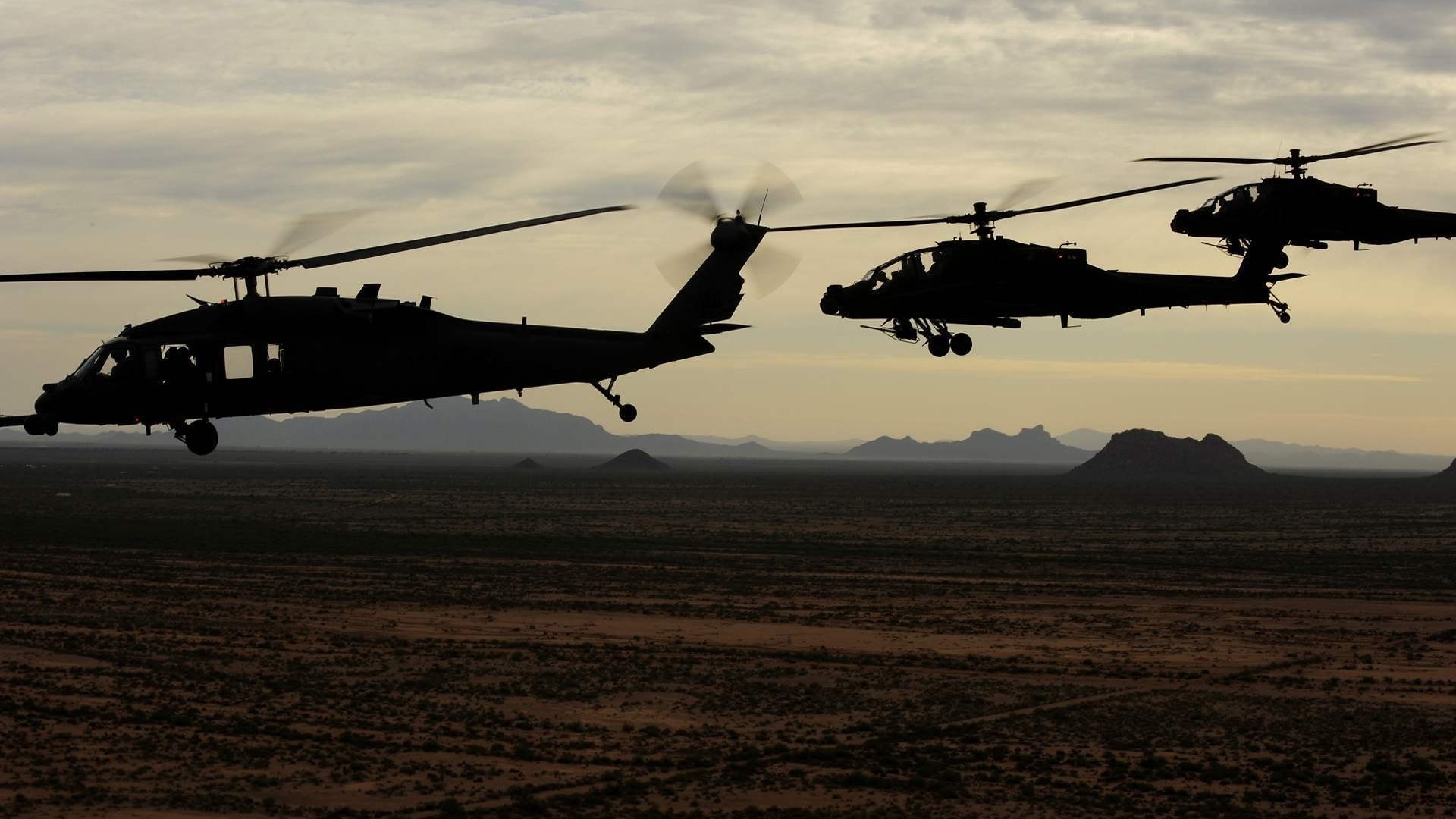 Uh-60 black hawk, ah-64 apache, usa army