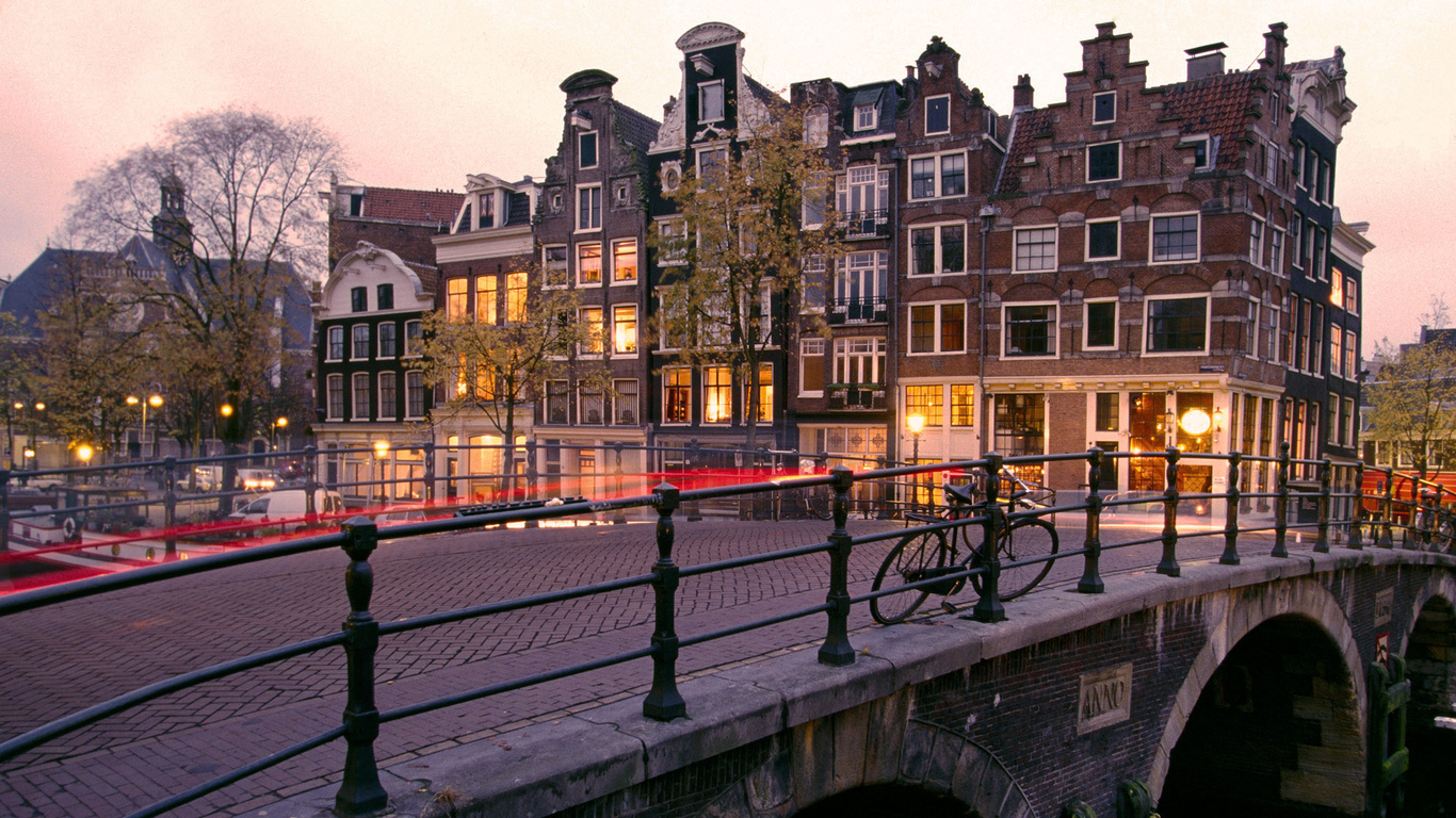 Prinsengracht and brouwersgracht canals, , netherlands, amsterdam