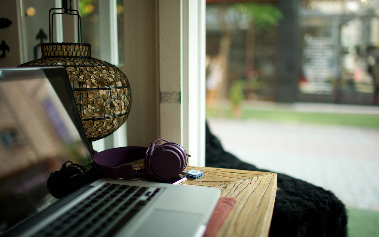 ipod, , , , still life, , , urban ears