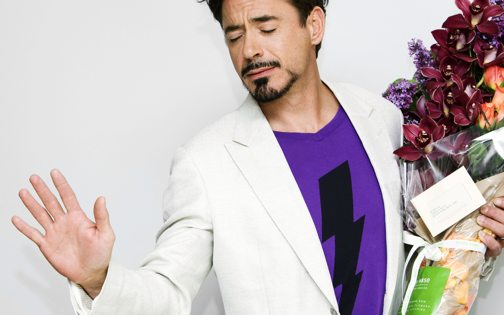 Actor, flowers, , robert downey jr,  -, 