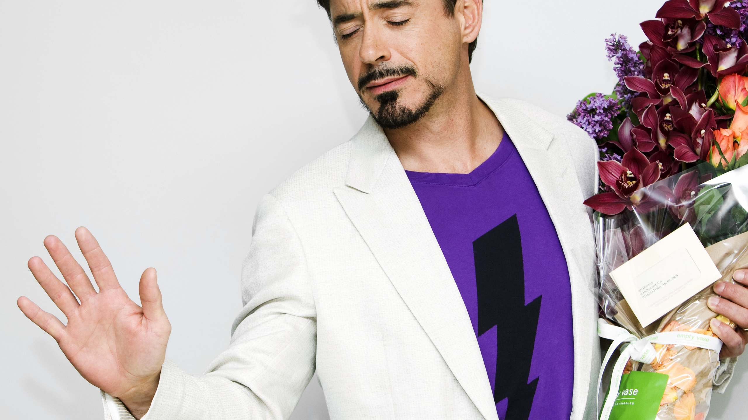 Actor, flowers, , robert downey jr,  -, 