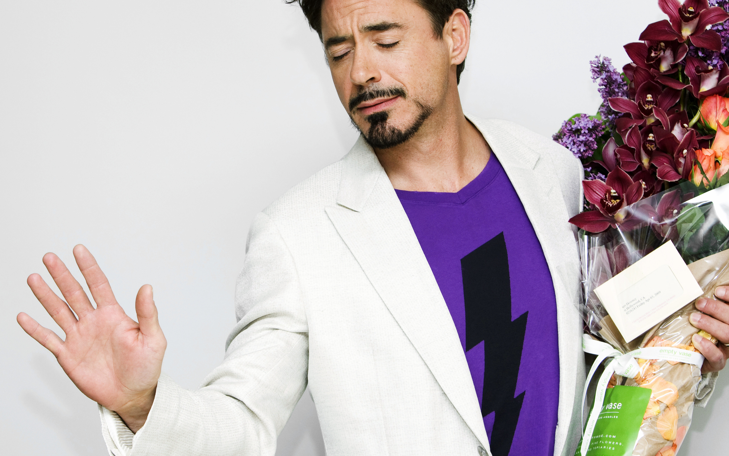 Actor, flowers, , robert downey jr,  -, 