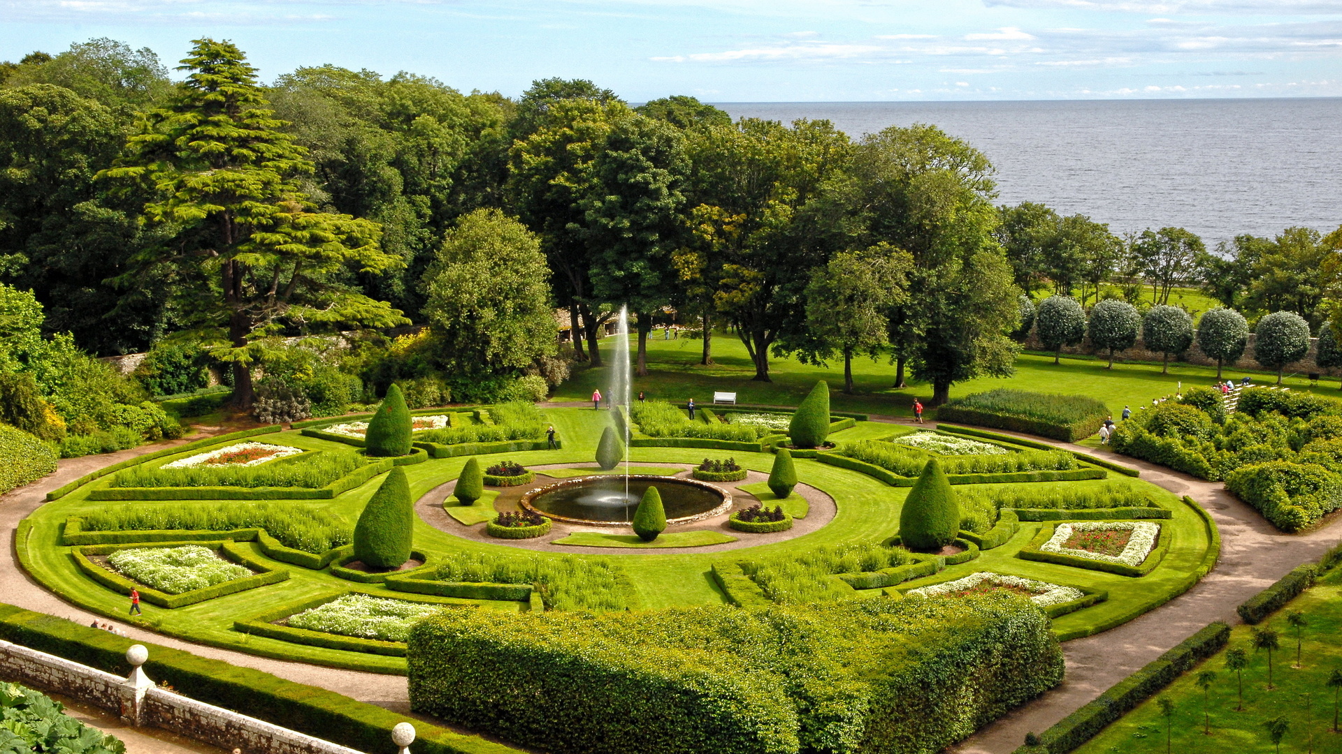 dunrobin castle gardens uk,  