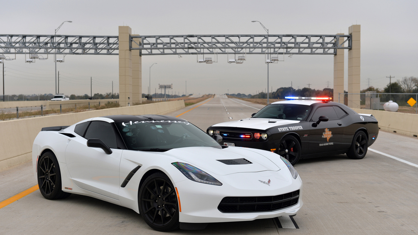 chevrolet, corvette, stingrey, hennesey, dodge, challenger srt, police car