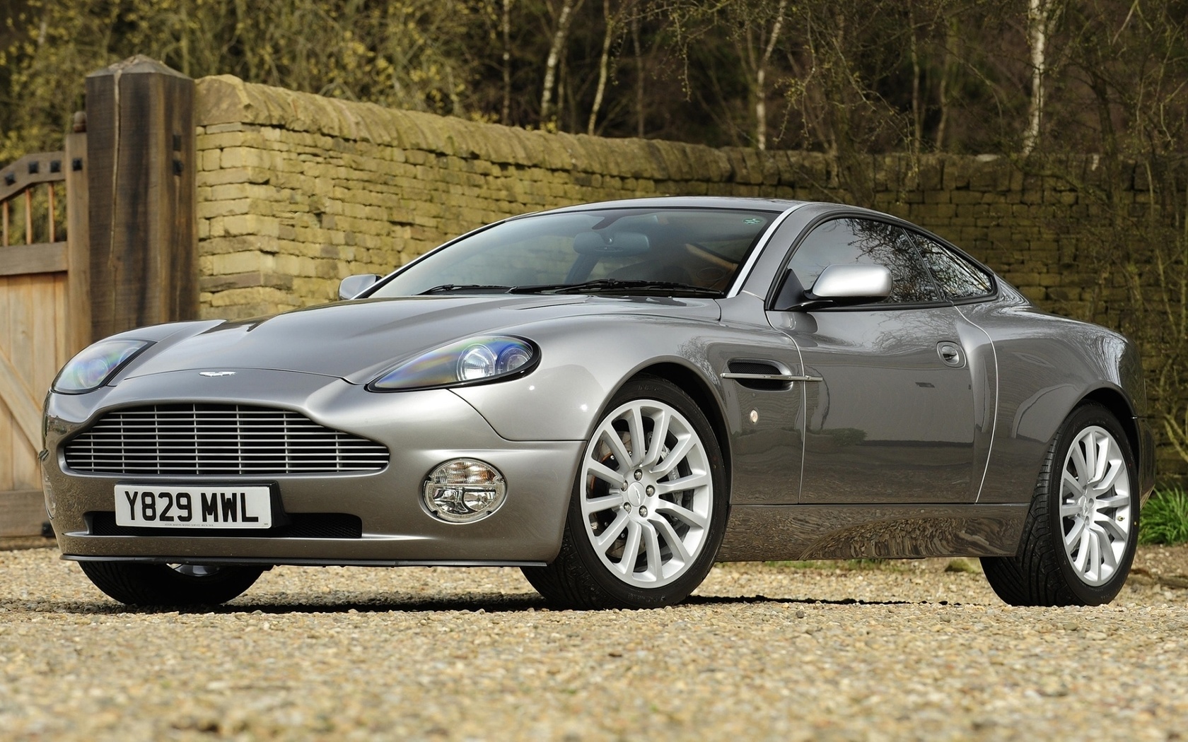 aston martin, v12, vanquish