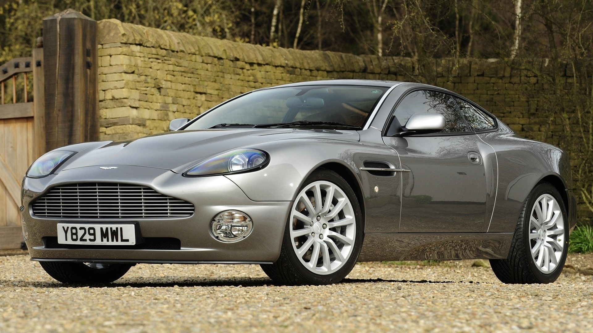 aston martin, v12, vanquish