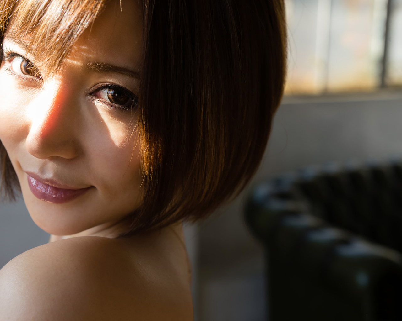 girl, lips, face, light, shoulder