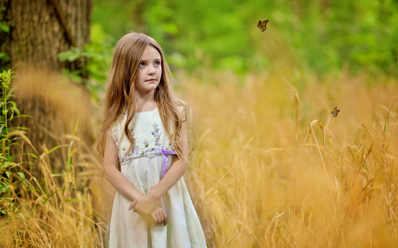 tyni, girl, grass, look