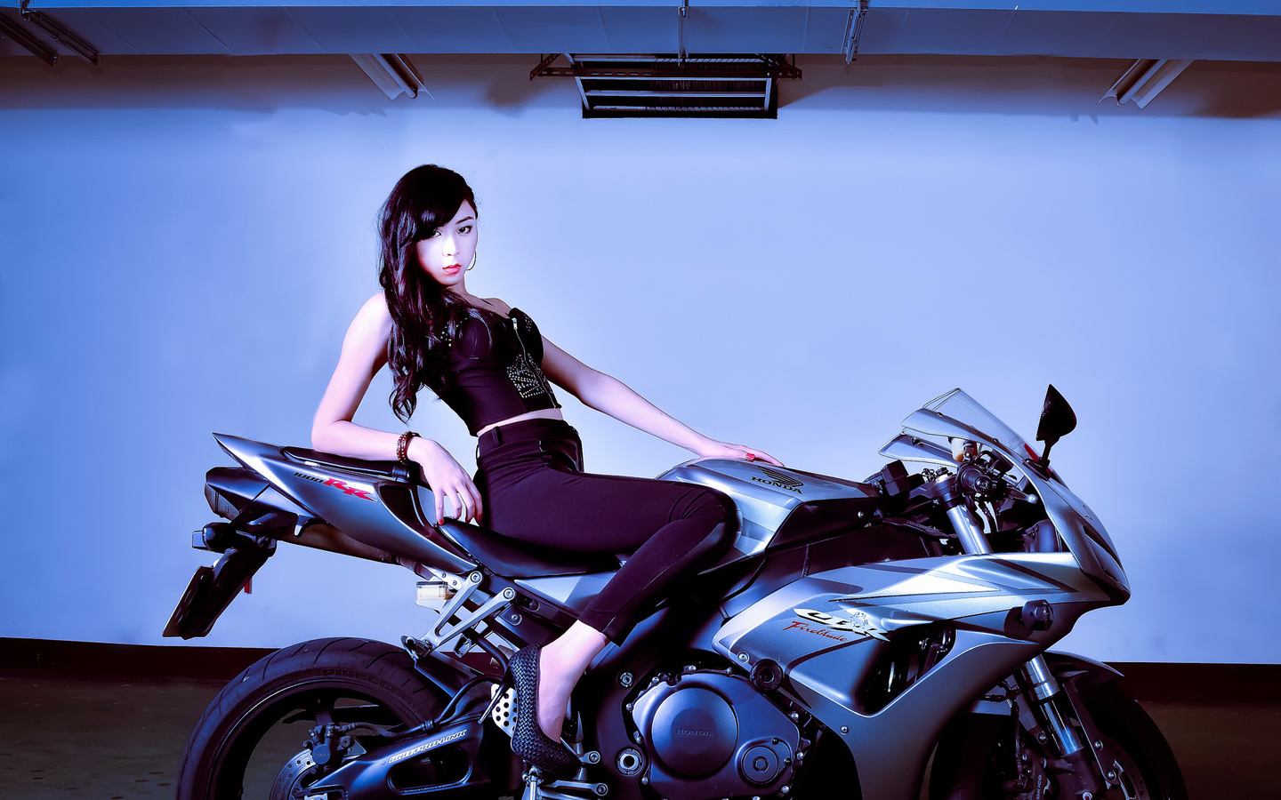 nancy chen, bike, honda, taiwan, 