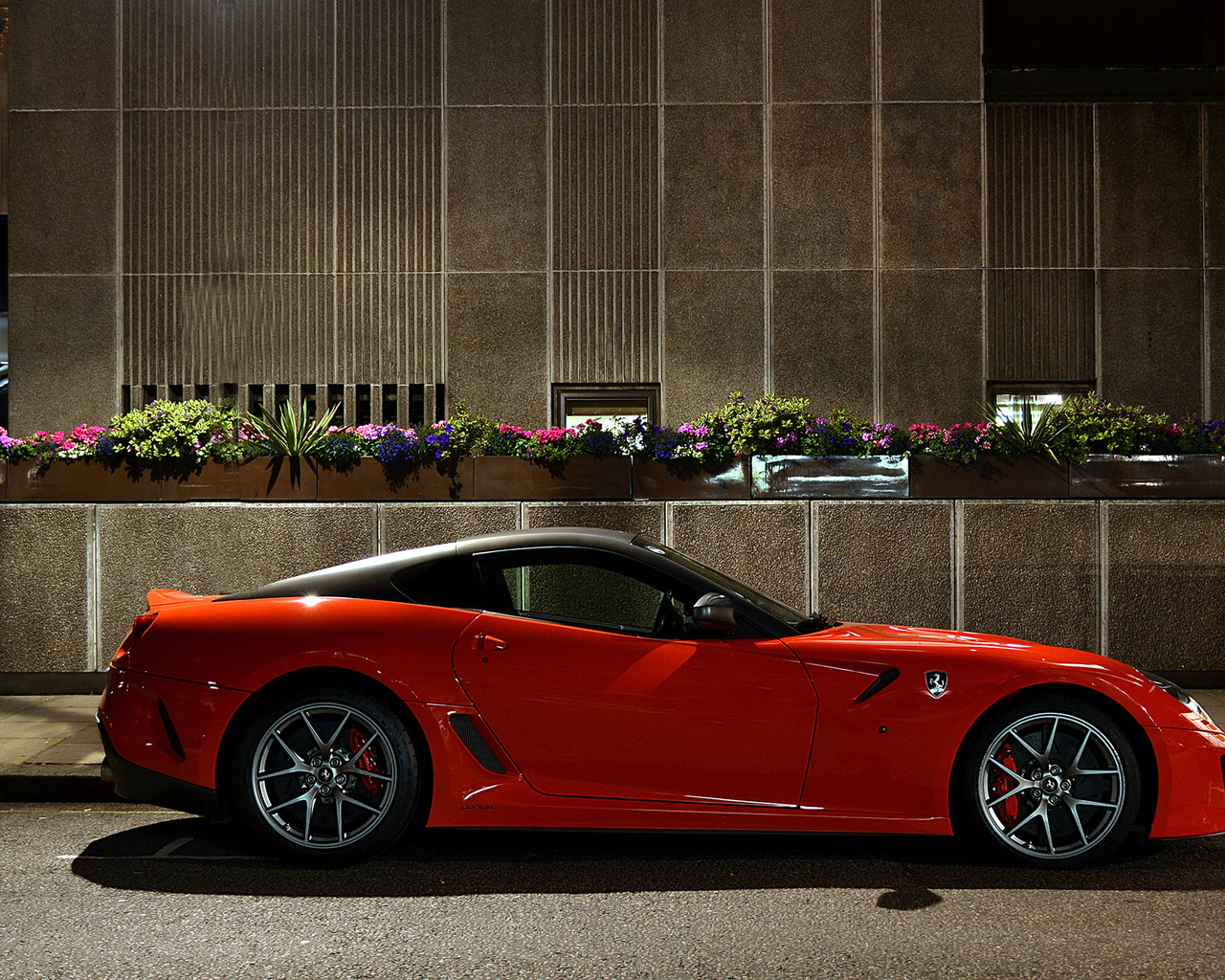 ferrari, 599, gto, red, street, night, road, flowers, light