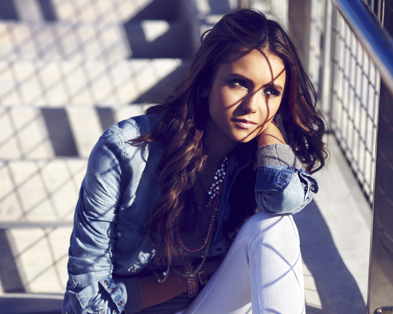  , nina dobrev, , , ,  