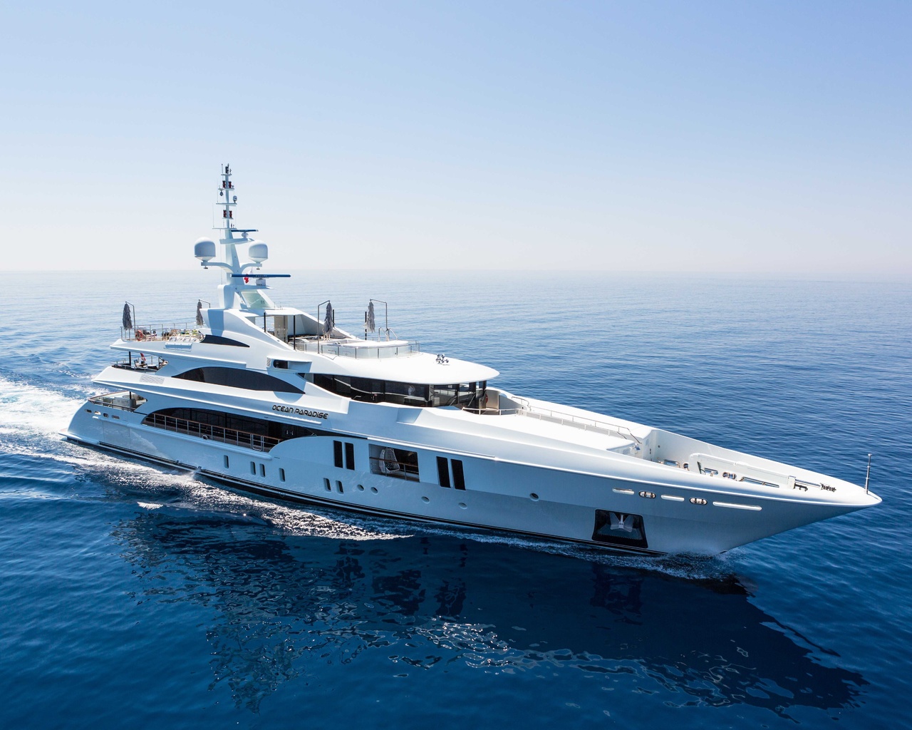 , luxury motor yacht, ocean paradise