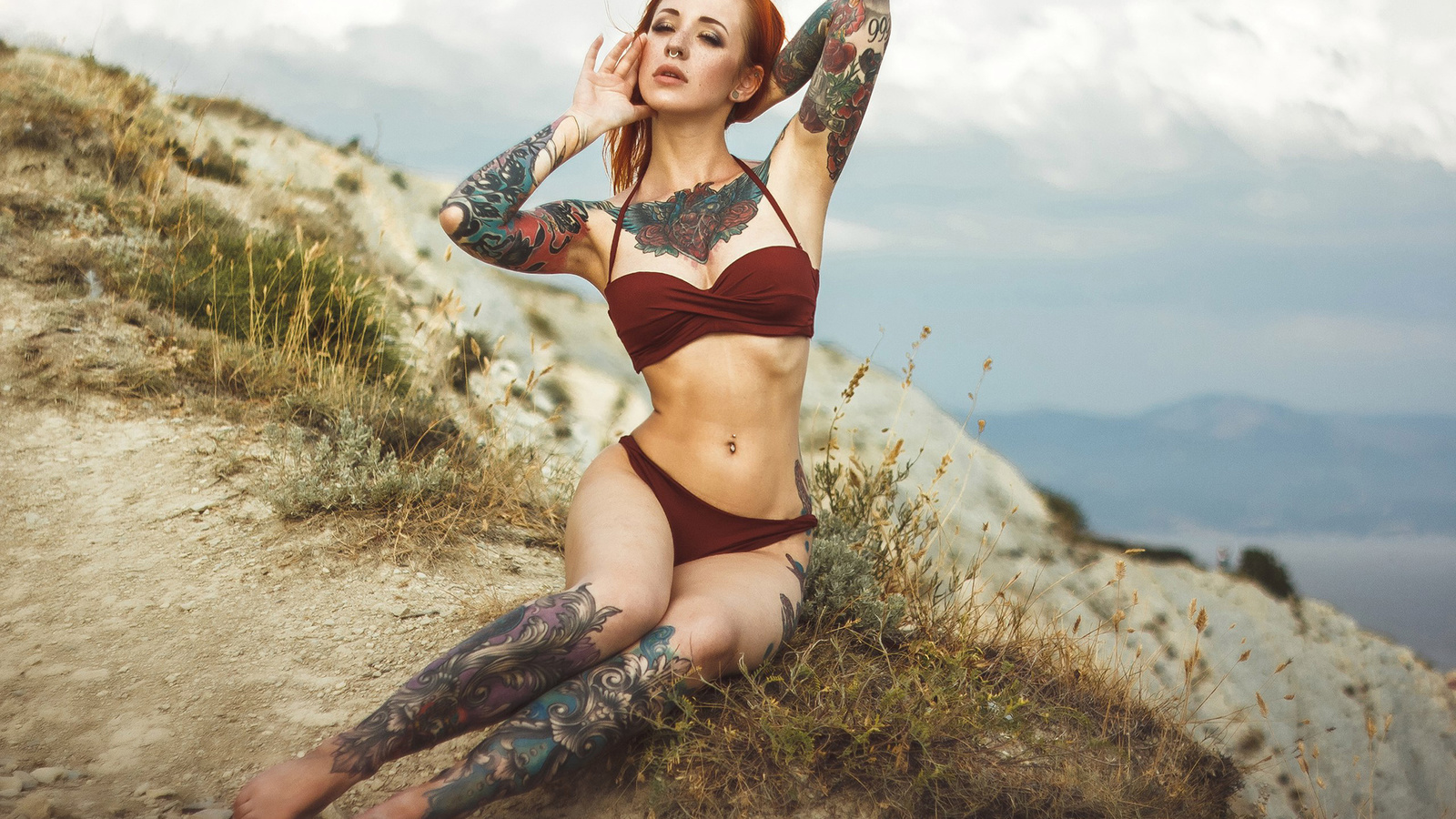 yana sinner, women, bikini, tattoos, redhead, sitting, belly, hips, nose rings, armpits, freckles, women outdoors, portait, suicide girls