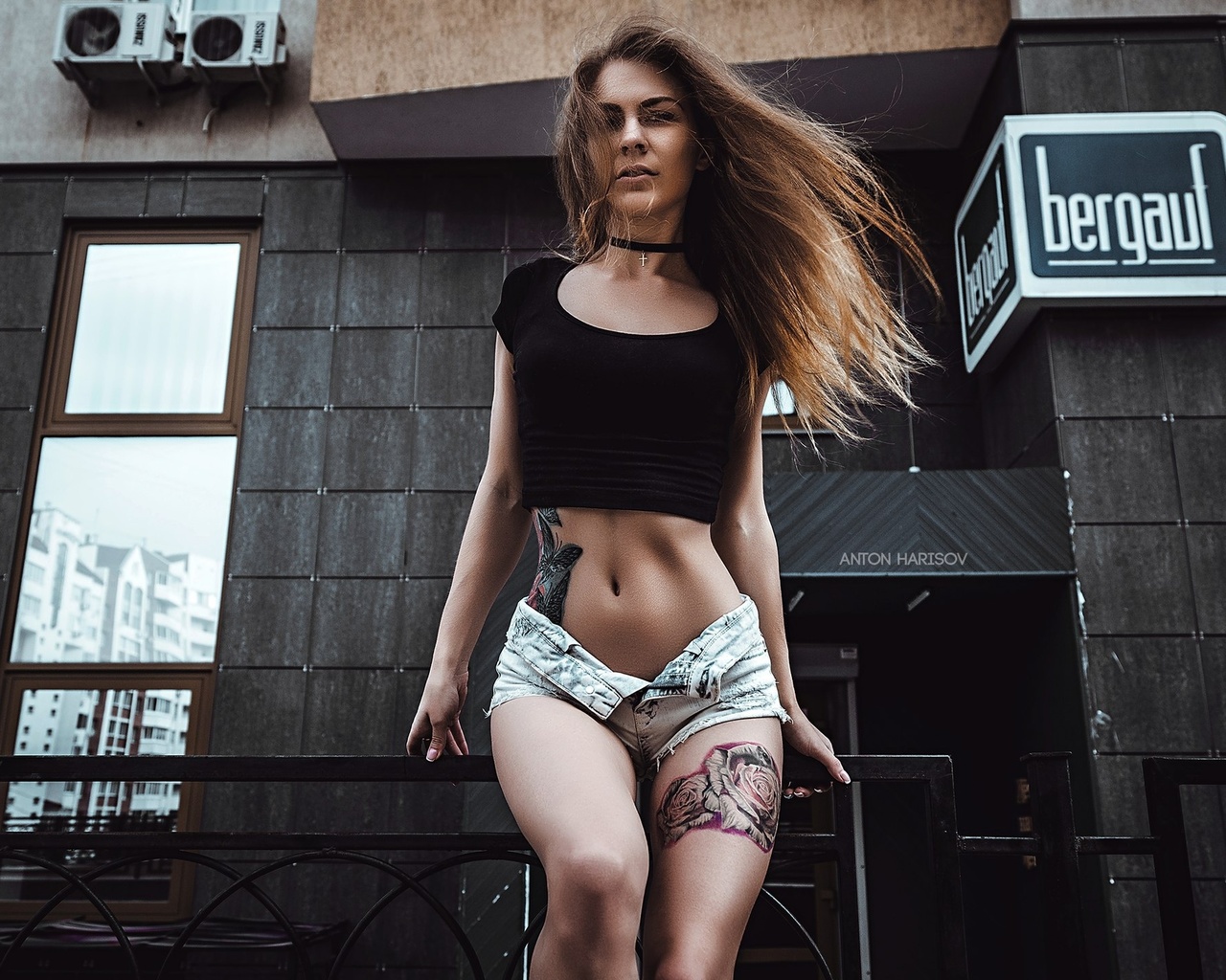 yulia berr, women, portrait, brunette, skinny, belly, tattoos, jean shorts, short shorts, choker, fotoshi toshi aka anton harisov, anton harisov