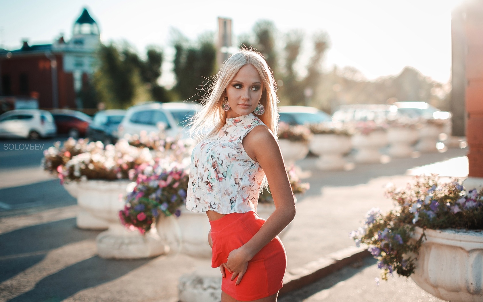 arina bezlapova, women, blonde, skirt, women outdoors, tanned, portrait, long hair, depth of field