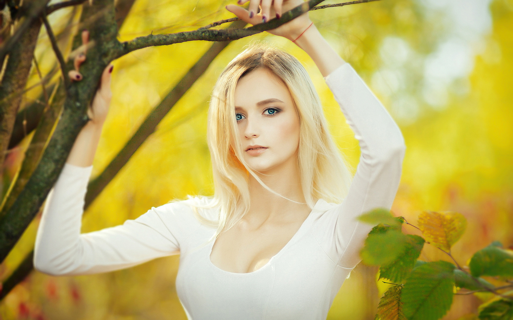 autumn, leaves, yellow, blonde, view, blue, eyes, lips