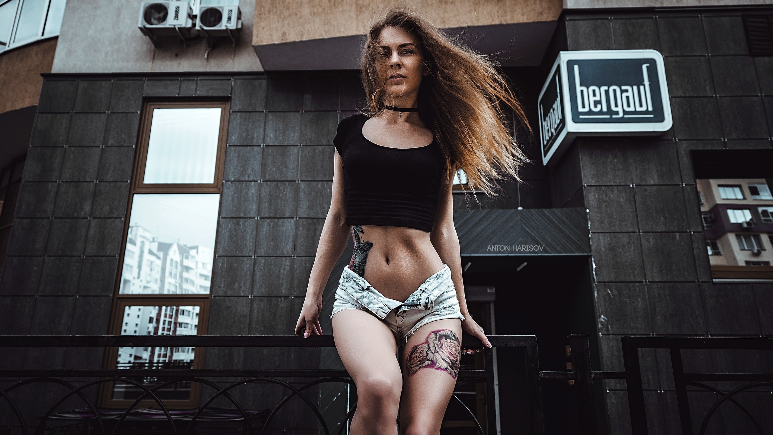 yulia berr, women, portrait, brunette, skinny, belly, tattoos, jean shorts, short shorts, choker, fotoshi toshi aka anton harisov, anton harisov