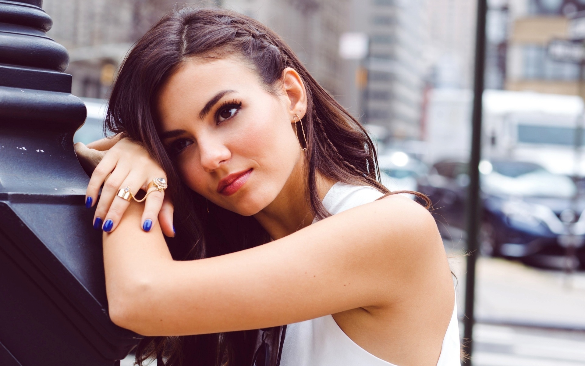  , , victoria justice