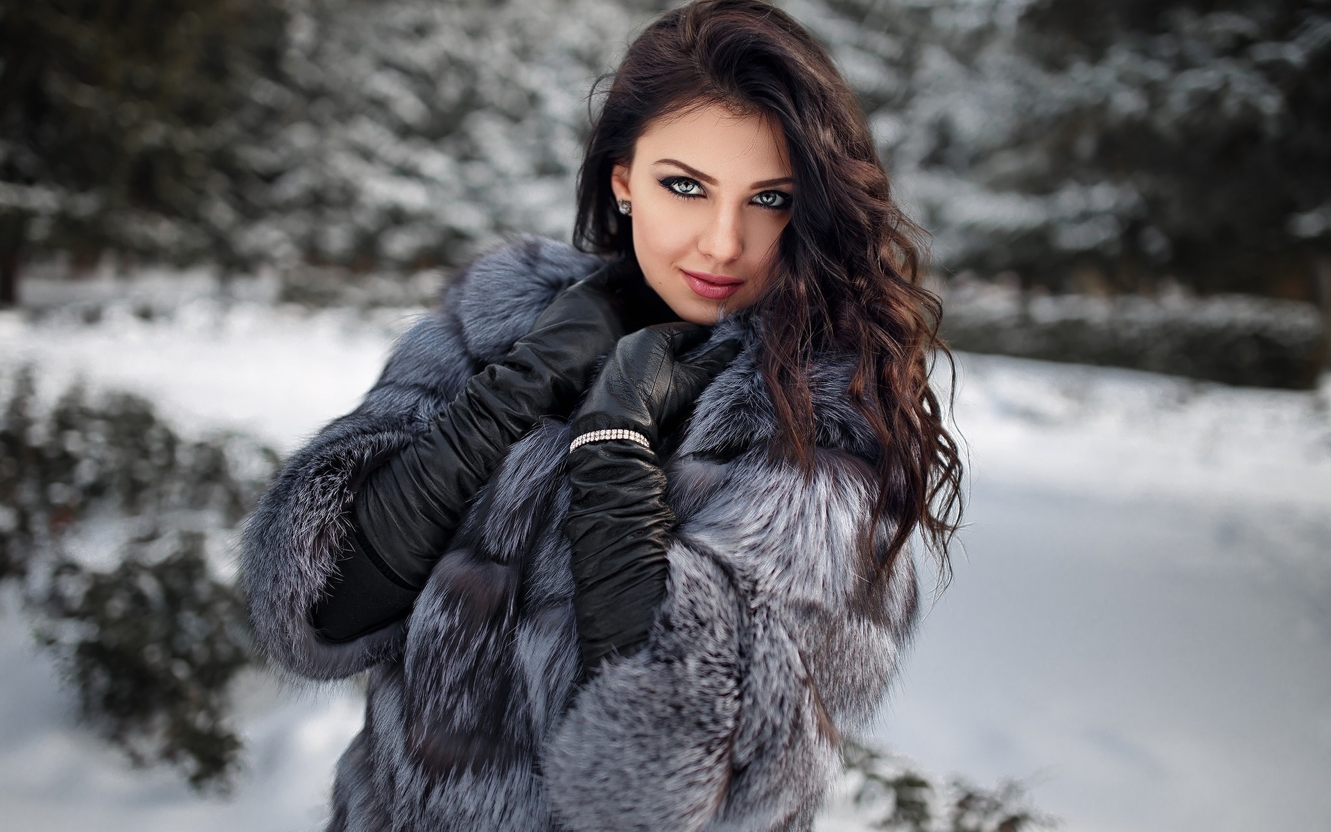 women, portrait, snow, gloves, fur, depth of field, women outdoors