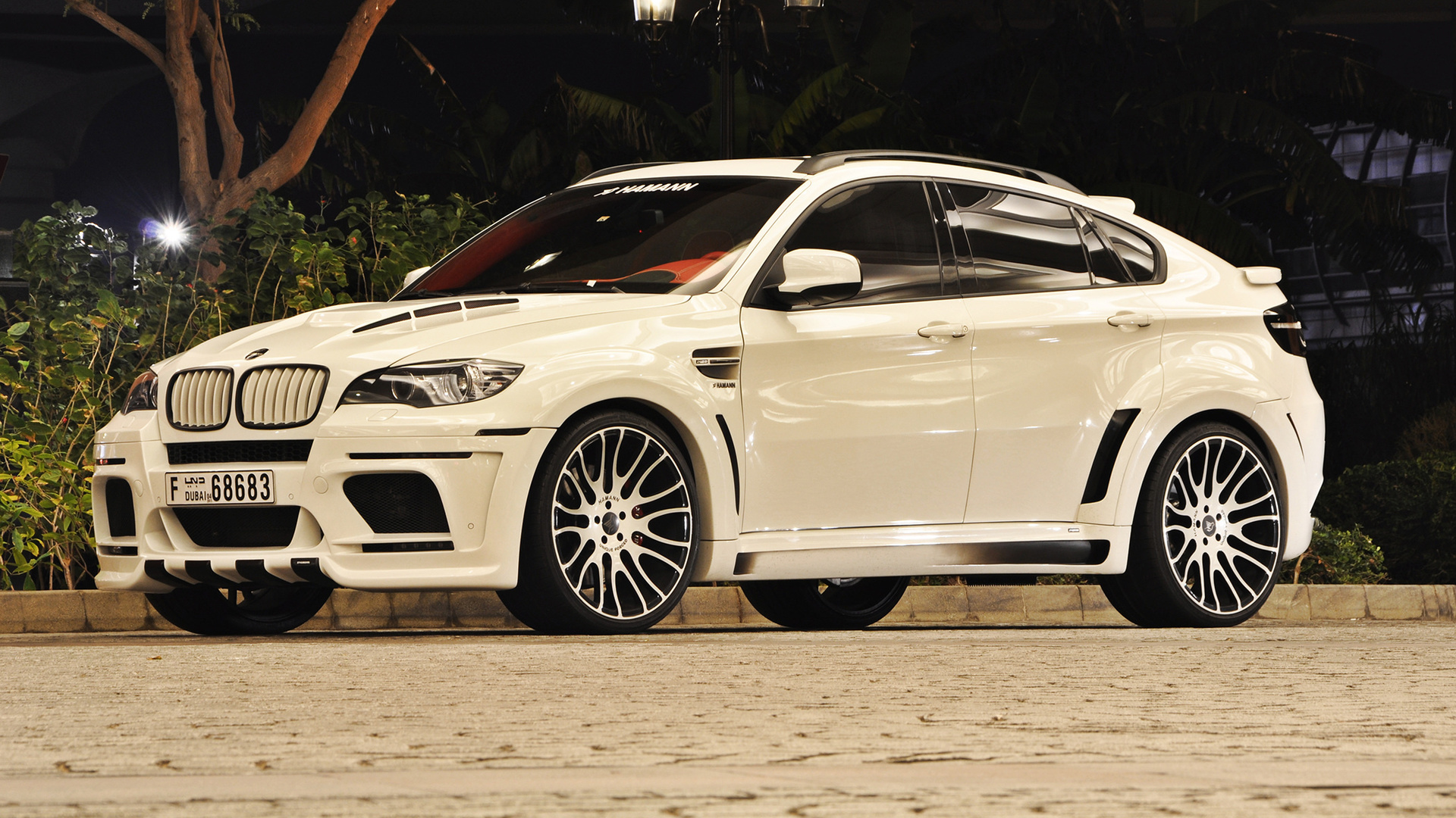 x6m, bmw, white, street, light, hamann, night