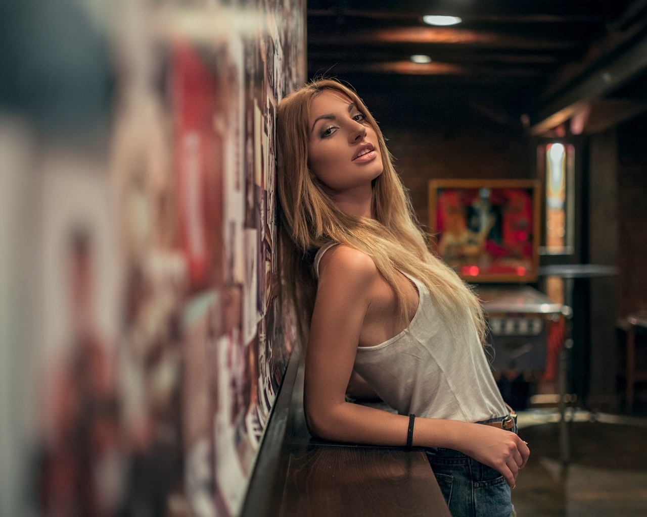 women, portrait, t-shirt, depth of field, looking at viewer, , , ,   