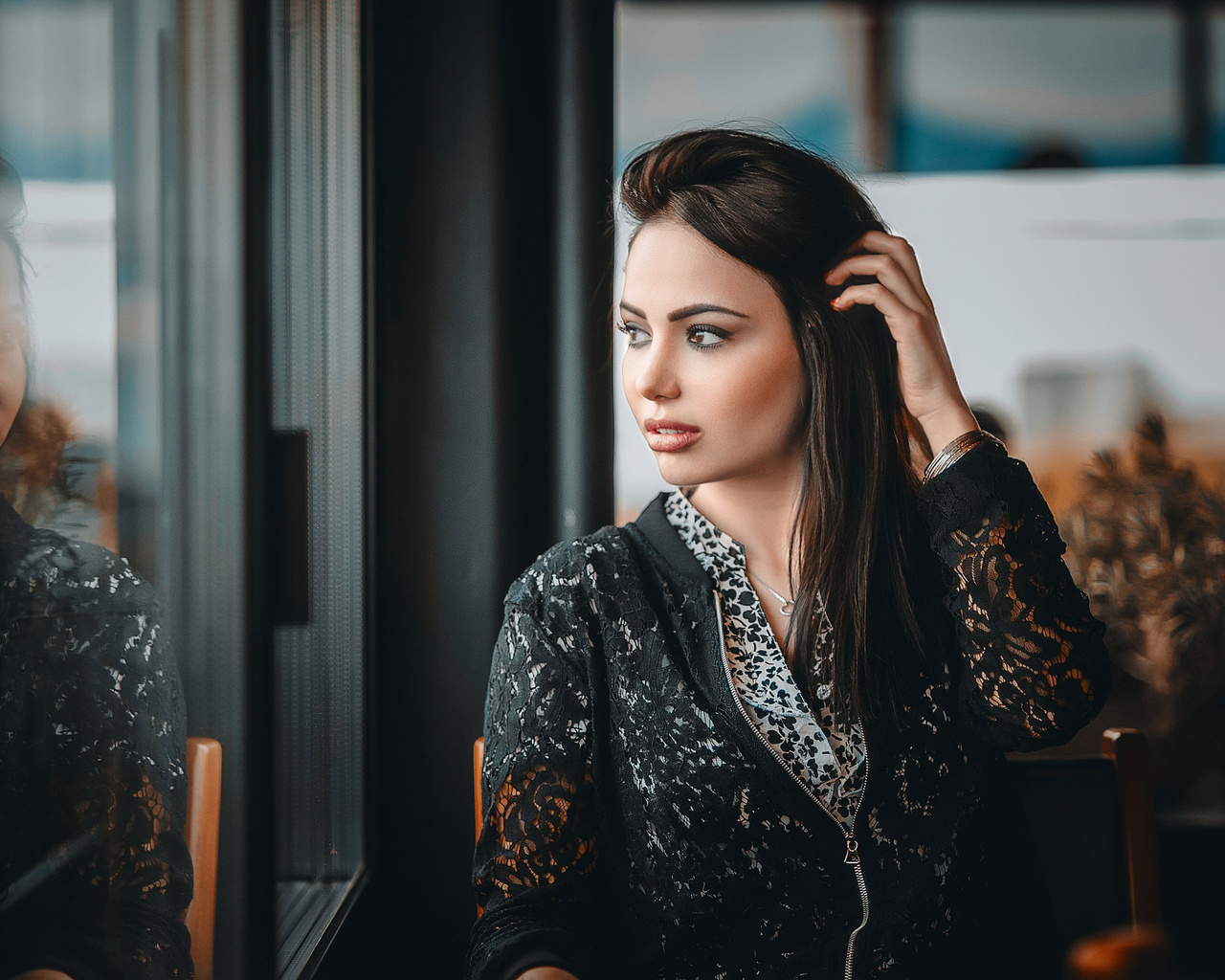 women, portrait, depth of field, glass, looking away, reflection, ,  , , , ,   