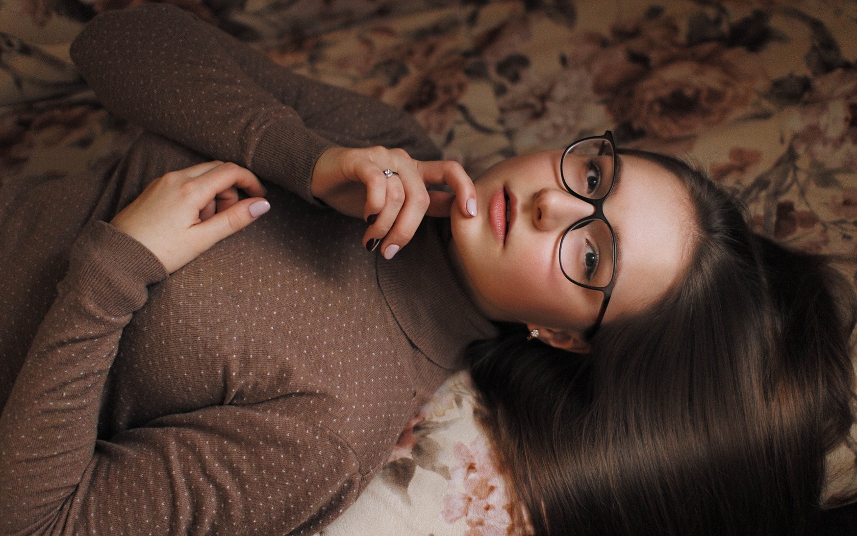 women, portrait, glasses, painted nails, looking at viewer, , , ,   