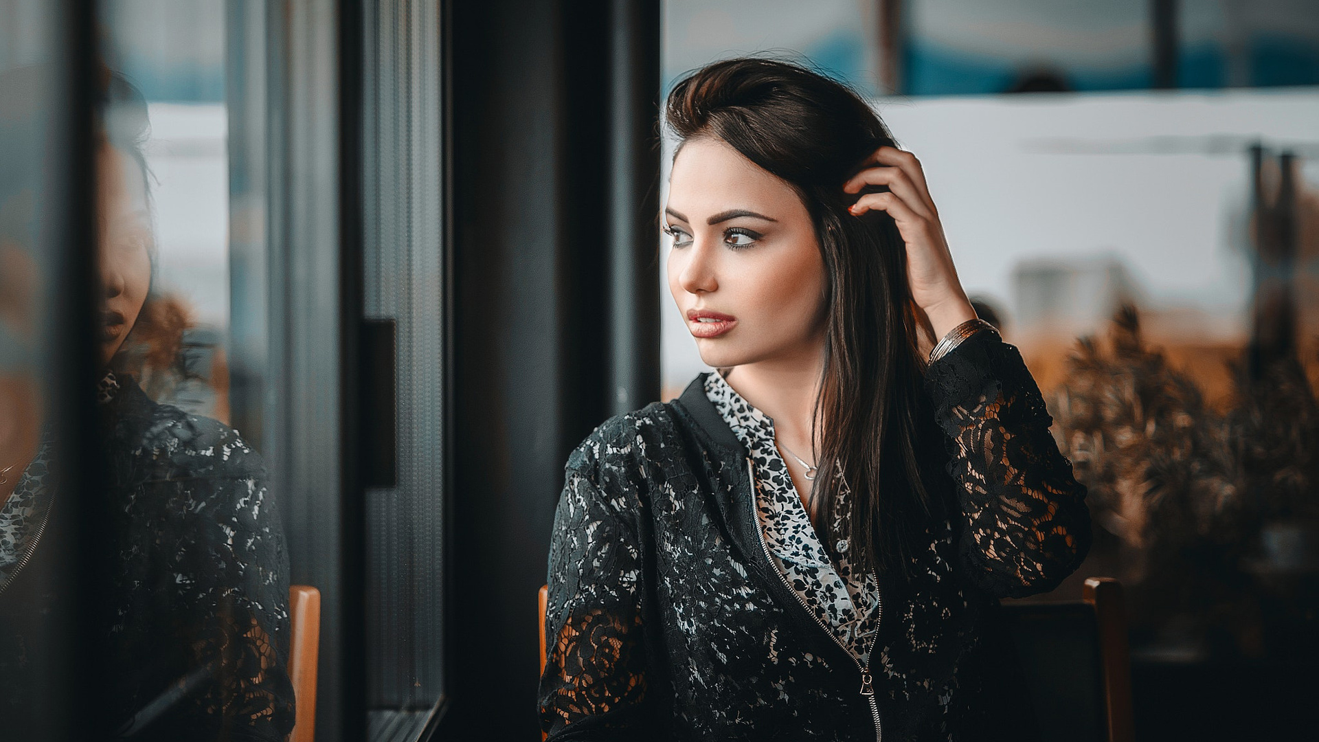 women, portrait, depth of field, glass, looking away, reflection, ,  , , , ,   