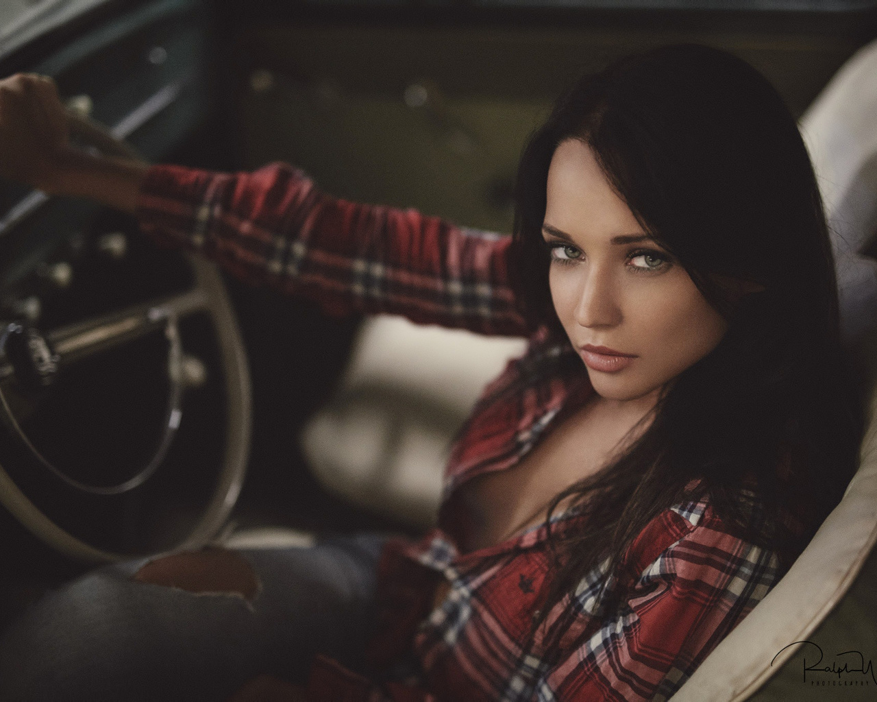 angelina petrova, women, portrait, depth of field, women with cars, sitting, shirt, pants, torn jeans, car, model,  , , ,   , , , ,  , , 