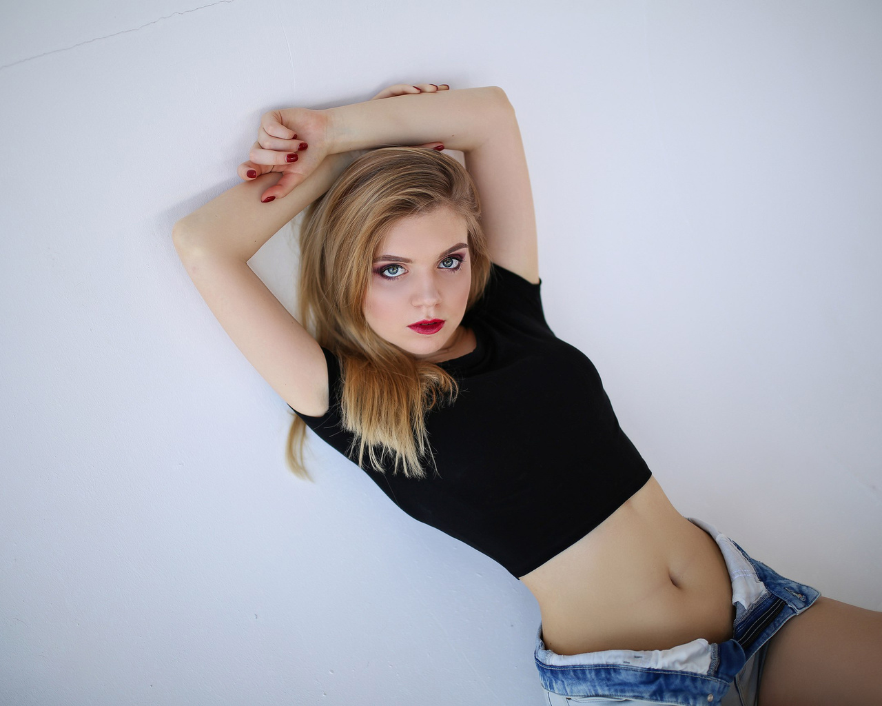 women, blonde, simple background, belly, red nails, t-shirt, jean shorts, portrait, red lipstick, , ,   ,  , ,  , ,  , ,  