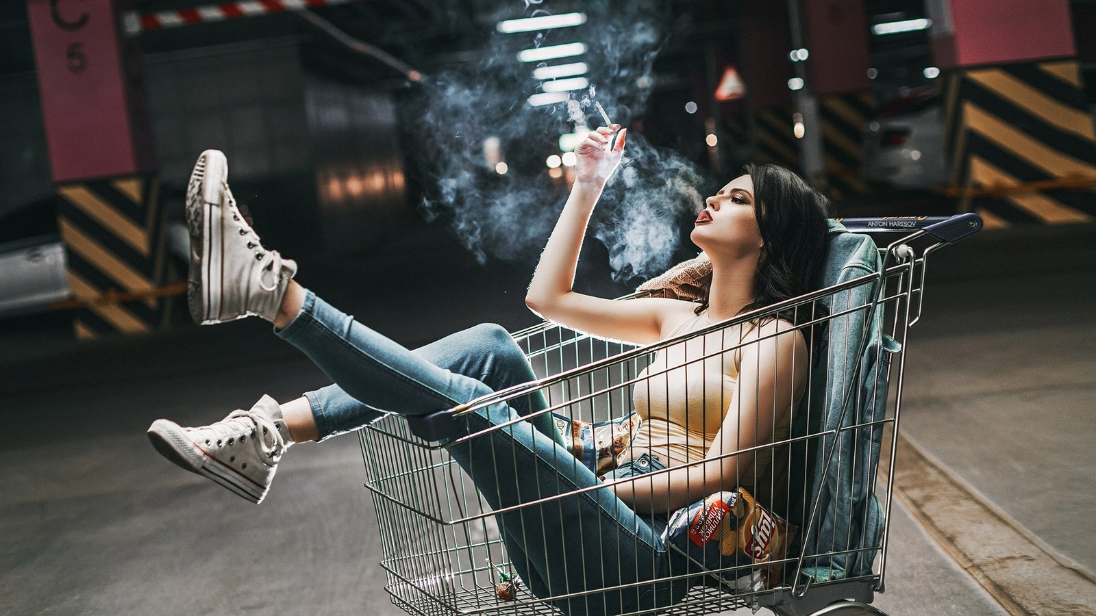 women, fotoshi toshi aka anton harisov, anton harisov, sneakers, converse, cigarettes, smoke, pants, jeans