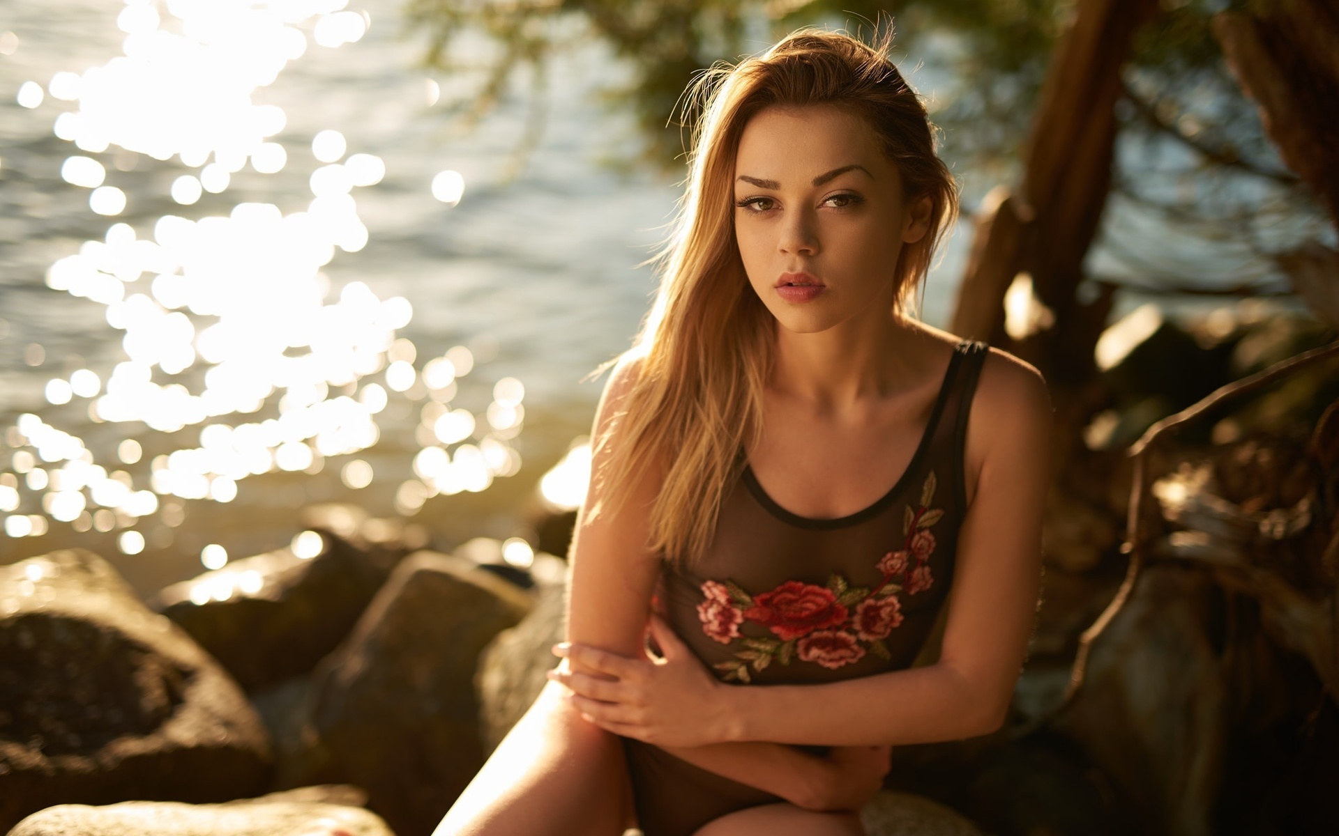 women, blonde, sitting, one-piece swimsuit, portrait, tanned, depth of field