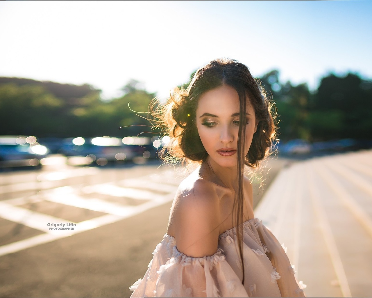 women, grigoriy lifin, bare shoulders, depth of field, portrait, women outdoors