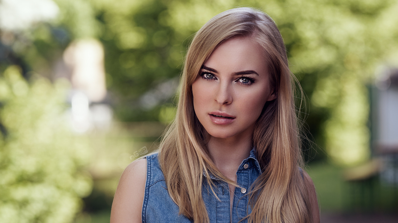 victoria pichkurova, women, blonde, portrait, depth of field, women outdoors,  