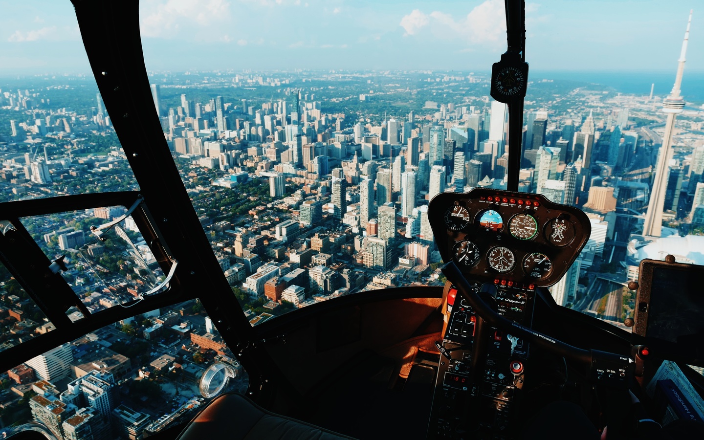 , , , , cn tower, , , robinson r44 clipper ii, 