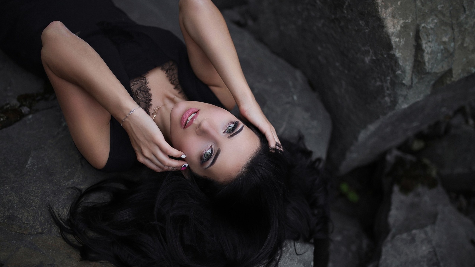 women, black dress, face, rocks, portrait