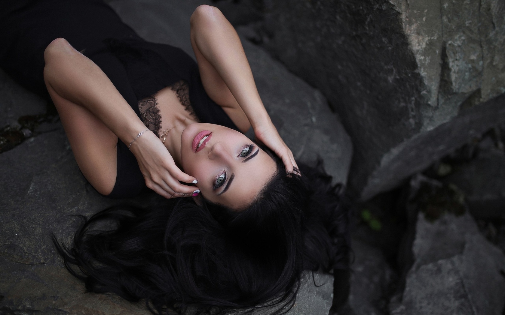 women, black dress, face, rocks, portrait