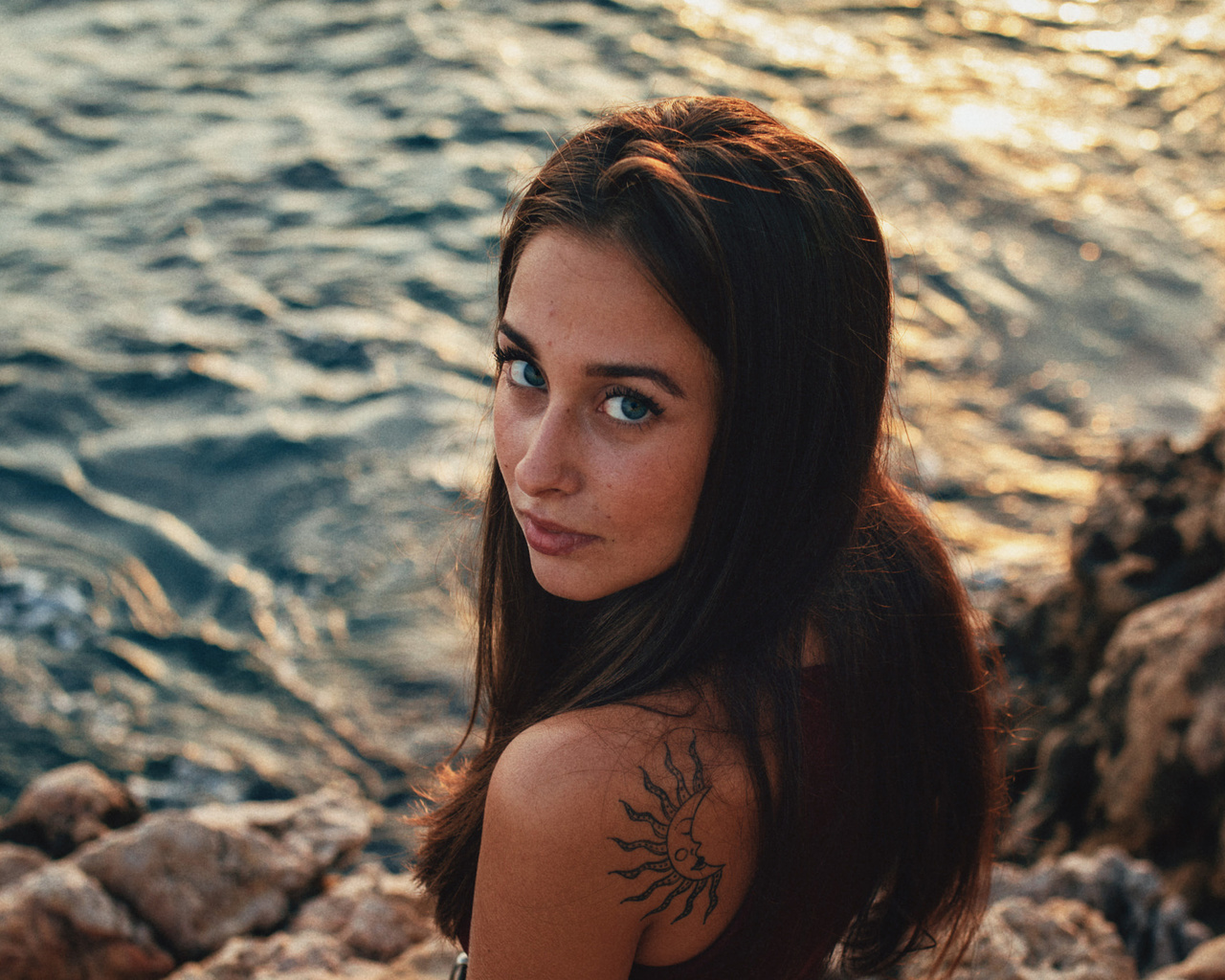 women, face, tattoo, portrait, sea, looking at viewer, blue eyes, depth of field