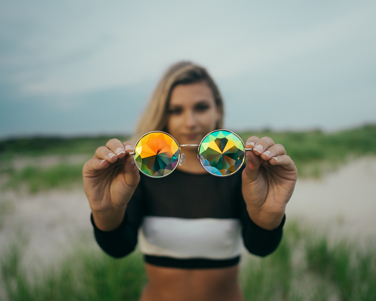 women, blonde, portrait, depth of field, women outdoors, women with glasses