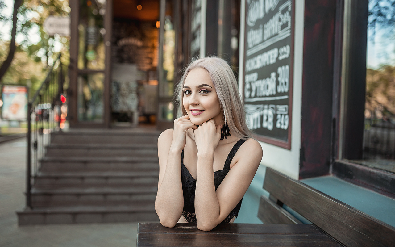 women, blonde, portrait, women outdoors, smiling, depth of field, sitting