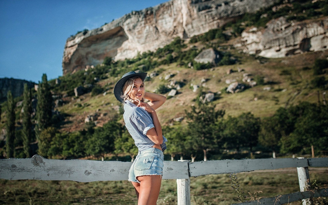 women, hat, smiling, women outdoorsj, ean shorts, shirt, tanned, blonde, pigtails, ass