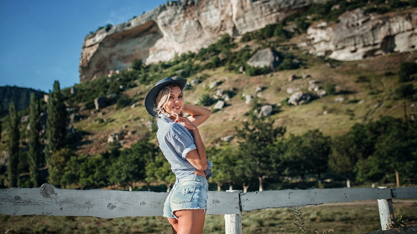 women, hat, smiling, women outdoorsj, ean shorts, shirt, tanned, blonde, pigtails, ass