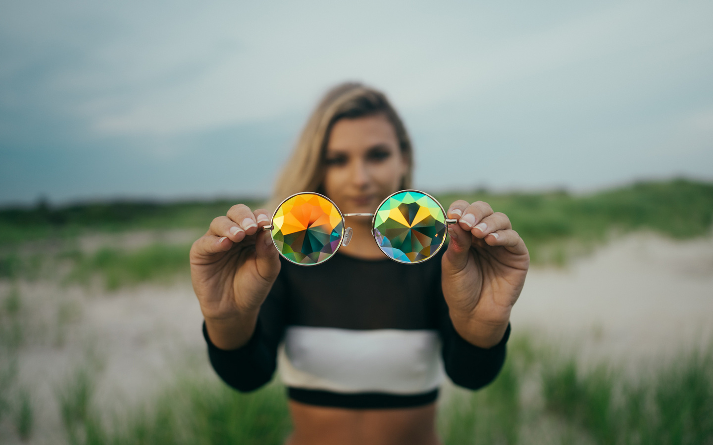 women, blonde, portrait, depth of field, women outdoors, women with glasses