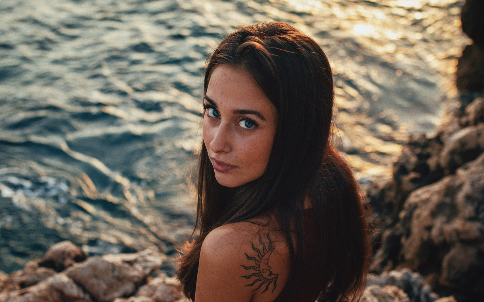 women, face, tattoo, portrait, sea, looking at viewer, blue eyes, depth of field